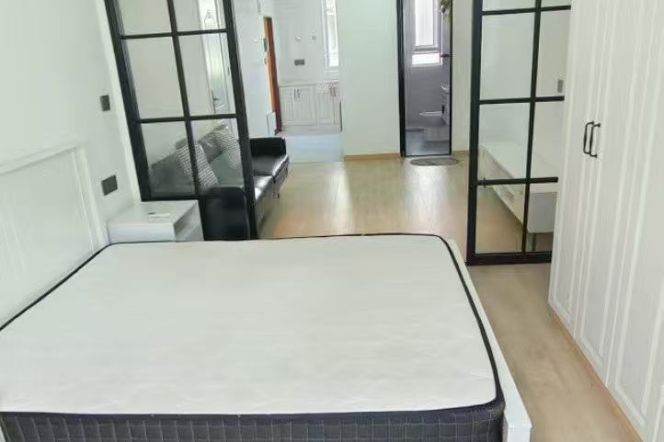 1BR Apartment near Hongqiao Rd Metro (L3/L4/L10)