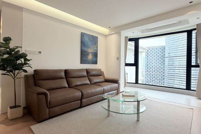 High-Floor 4BR Apartment near Zhongshan Park (L2/L3/L4)