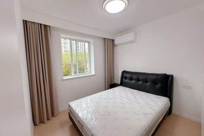 Spacious 2BR Apartment near Zhongshan Park