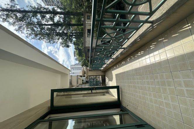 Spacious 2BR Apartment in Old Xuhui (L1/L7)