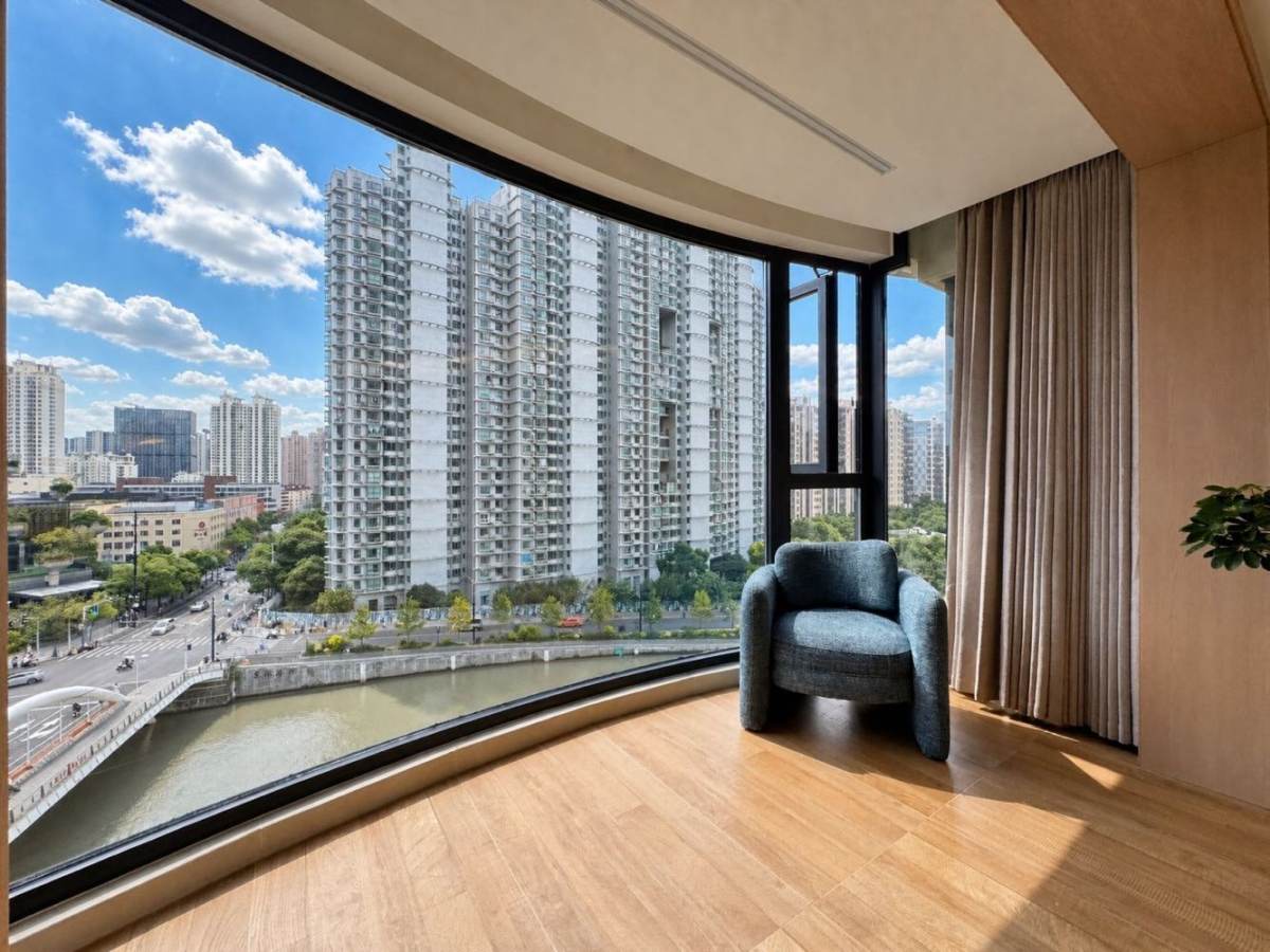 Housing image — Living Room