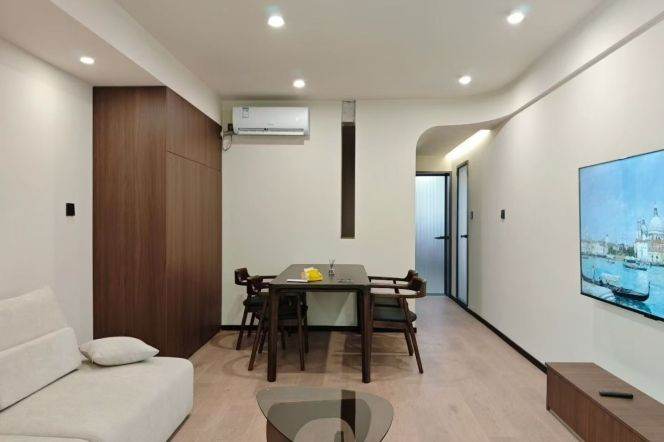 High-Ceiling 1BR Apartment in Old Xuhui with Green View (L1/L7/L9)