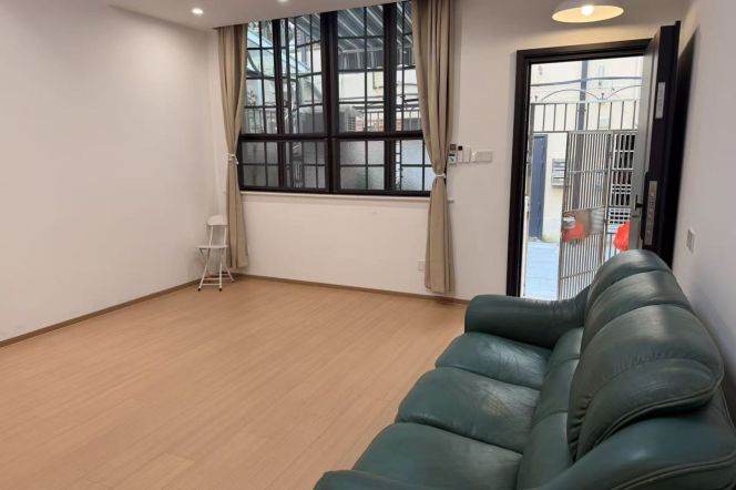 1BR Lane House near Xintiandi with Terrace (L10/L13)