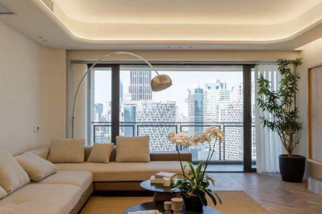 High-Floor Spacious High-Ceiling 3BR Apartment near Xintiandi Metro with Outstanding View (L10/L13)
