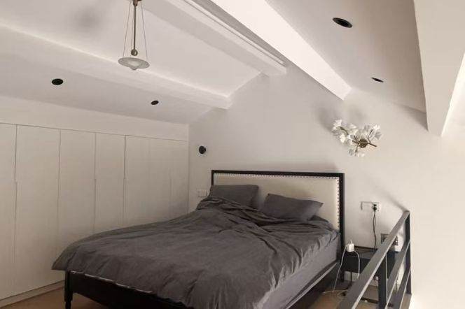 Spacious Historic High-Ceiling 1BR Apartment in Jing'an