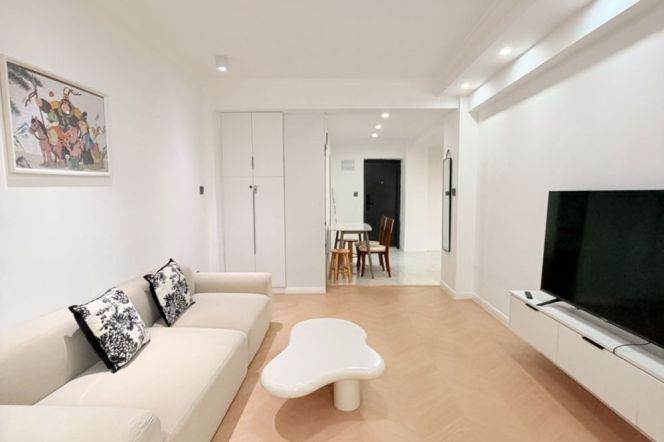 1BR Apartment in Jing'an (L2/L11)