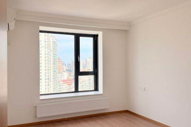 High-Ceiling 4BR Apartment with Outstanding View (L3/L4)