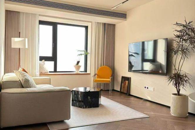High-Floor Spacious 2BR Apartment near HKRI Taikoo Hui with Outstanding View (L13)