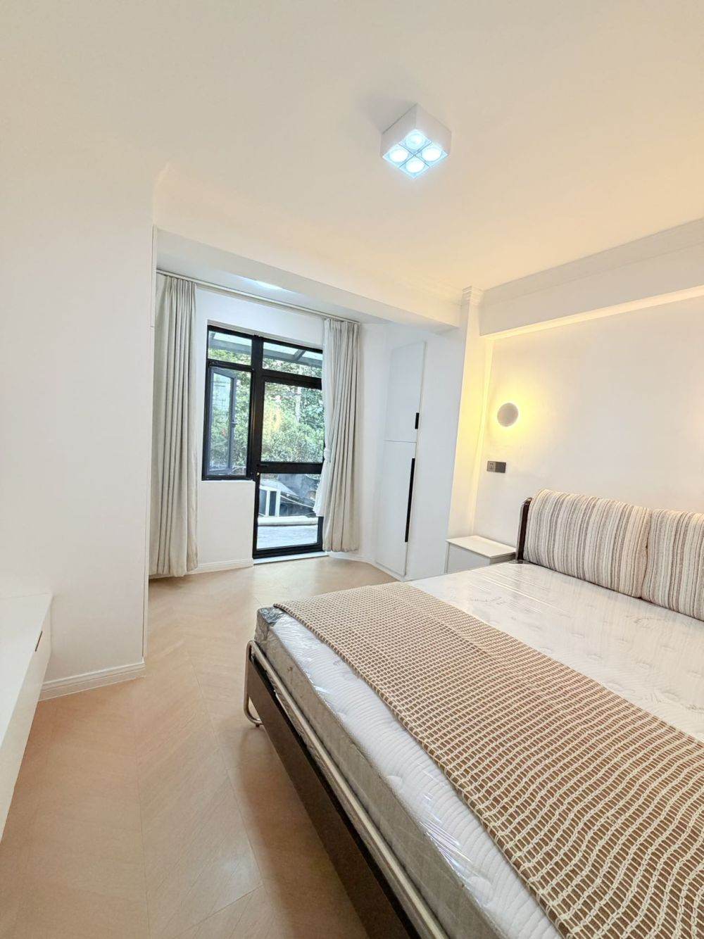 Housing image — Bedroom
