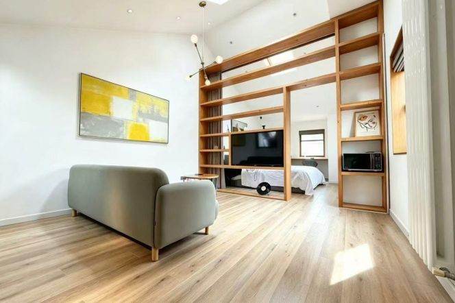 Spacious 1BR Apartment in Old Xuhui (L7/L9)
