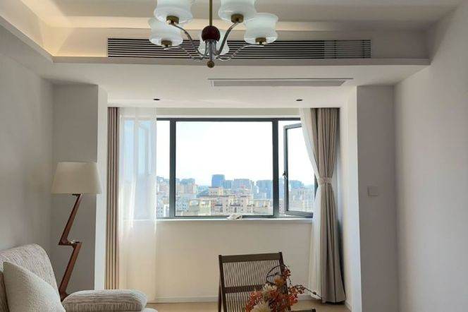 High-Floor Spacious 1BR Apartment in Old Xuhui (L9/L12)