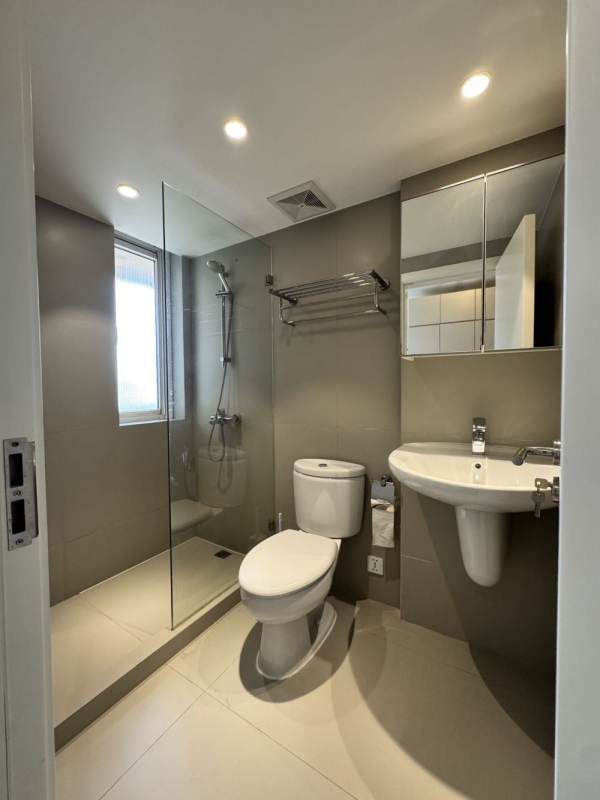 Housing image — Bathroom