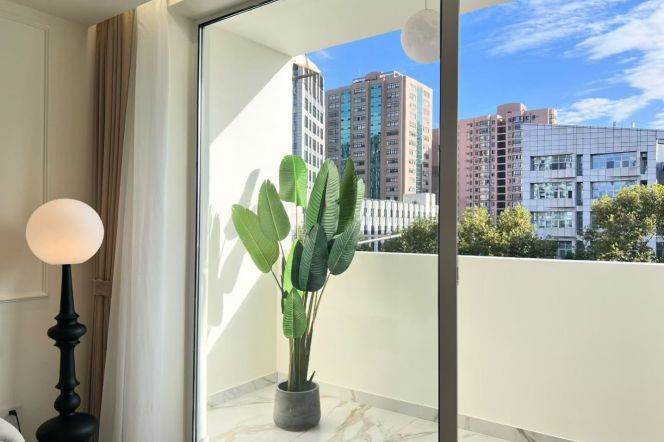 Spacious 1BR Apartment near South Shaanxi Rd Metro (L9)