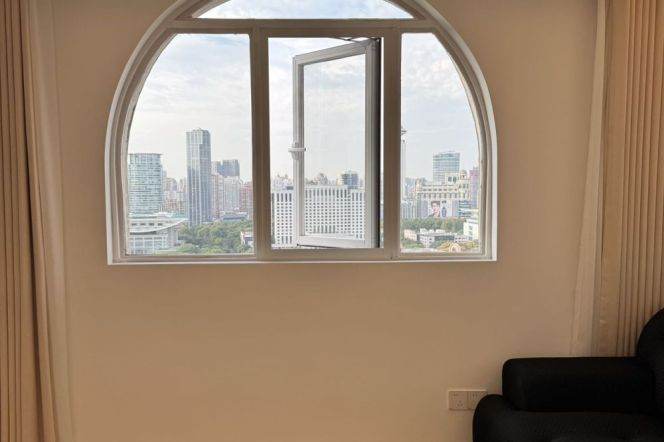 High-Floor 2BR Apartment near Huaihai Lu (L1/L8/L14)