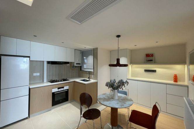 Spacious 1BR Apartment near Jiaotong University Metro with Outstanding View (L10/L11)