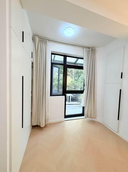 Housing image — Bedroom