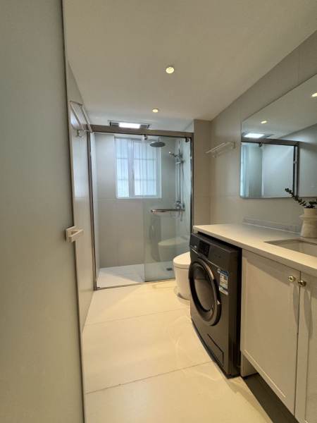 Housing image — Bathroom
