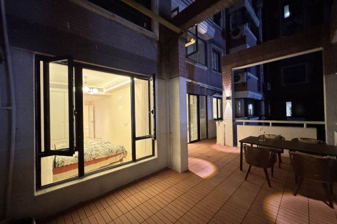 3BR Apartment in Gubei with Terrace (L10/L15)