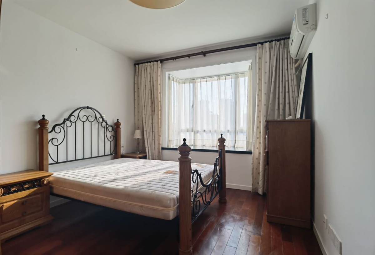 Housing image — Bedroom