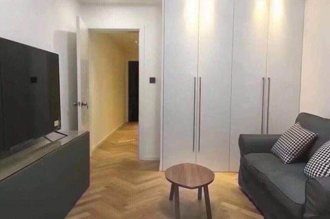 1BR Apartment near Middle Huaihai Rd Metro (L1/L13/L14)