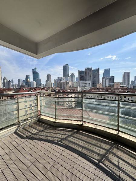 Housing image — Balcony
