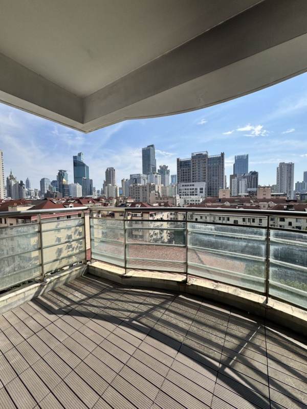 Housing image — Balcony
