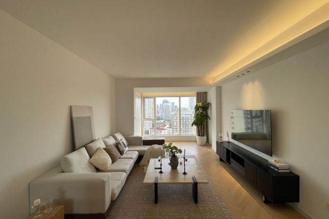 3BR Apartment near West Yan'An Rd Metro with Floor-to-Ceiling Windows (L3/L4)