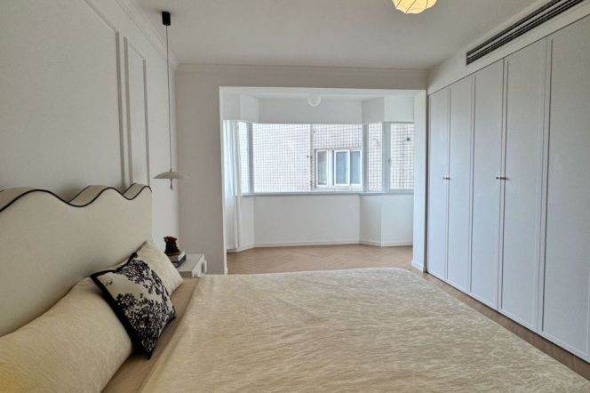 High-Floor 2BR Apartment at Bugao City (L9/L12)
