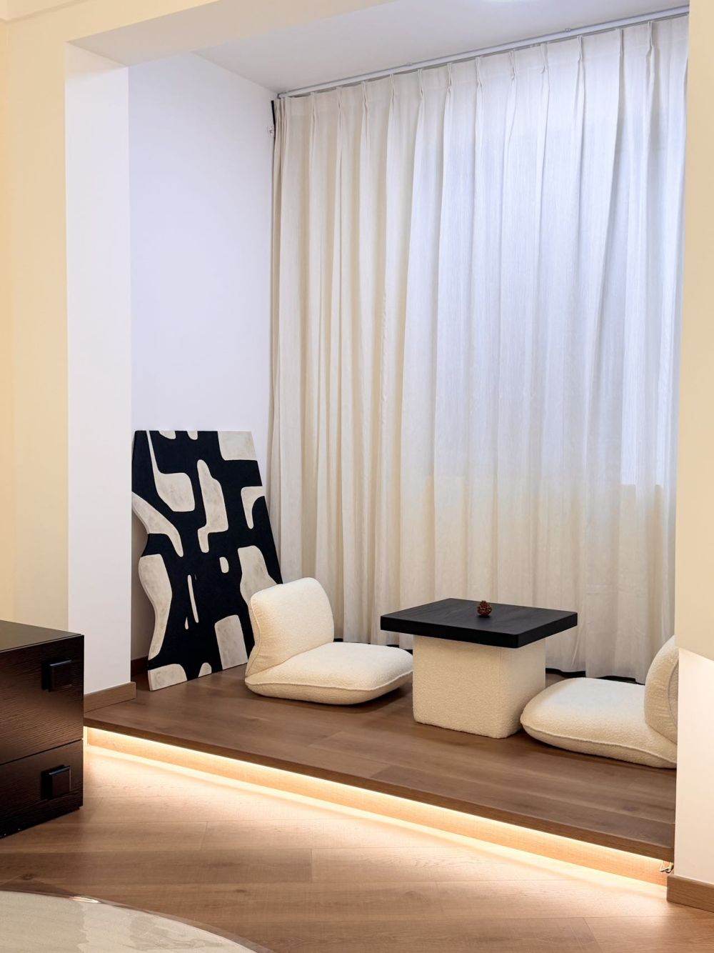 Housing image — Living Room