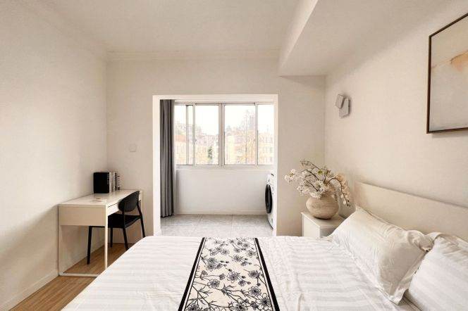 1BR Apartment in Old Xuhui (L1/L10)