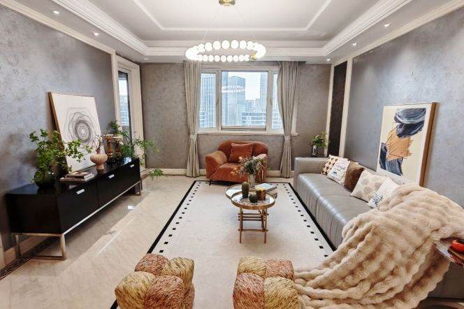 High-Floor Spacious High-Ceiling 3BR Apartment in Old Town / South Bund with Outstanding View (L9)