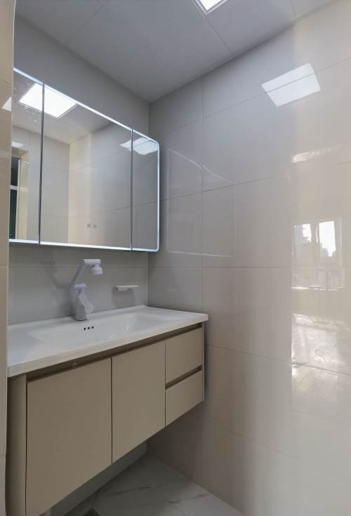 Housing image — Bathroom