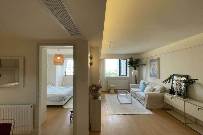 Spacious 1BR Apartment near Jiaotong University Metro with Outstanding View (L10/L11)