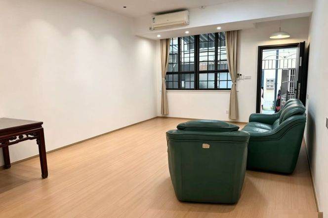1BR Lane House near Xintiandi with Terrace (L10/L13)