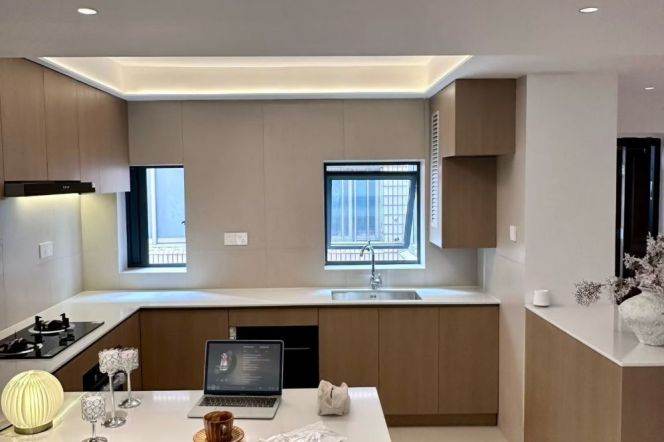 High-Floor Spacious High-Ceiling 5BR Apartment near Jiangning Rd Metro (L13)