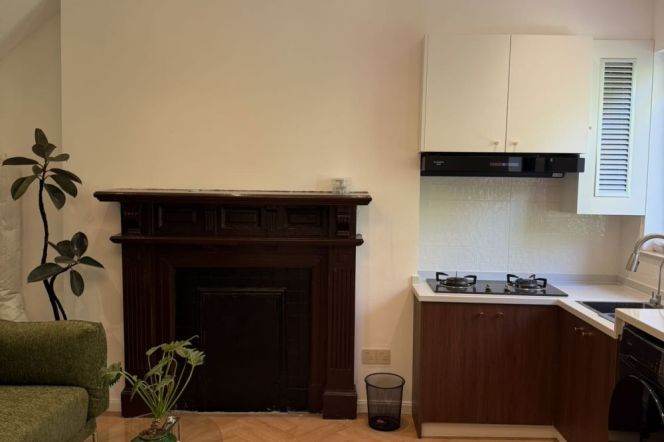 High-Ceiling 2BR Heritage Apartment near South Shaanxi Rd Metro with Green View (L1/L10/L12/L13)