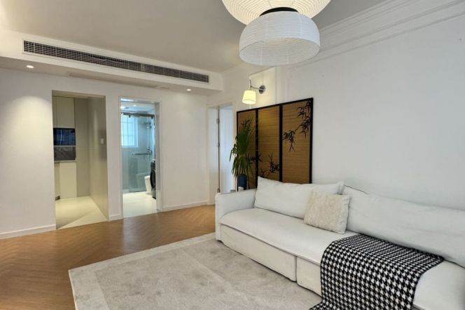 High-Floor 2BR Apartment at Bugao City (L9/L12)