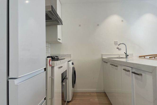 1BR Apartment in Jing'an with Green View