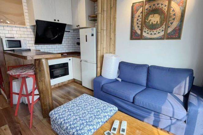 2BR Lane House in Old Xuhui with Terrace