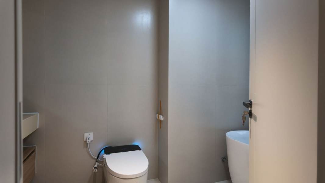 Housing image — Bathroom