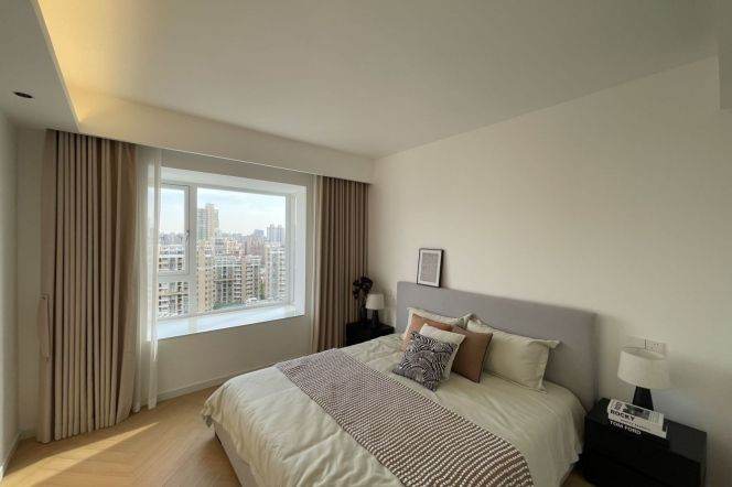 3BR Apartment near West Yan'An Rd Metro with Floor-to-Ceiling Windows (L3/L4)