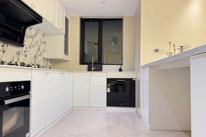 3BR Apartment in Gubei with Terrace (L10/L15)