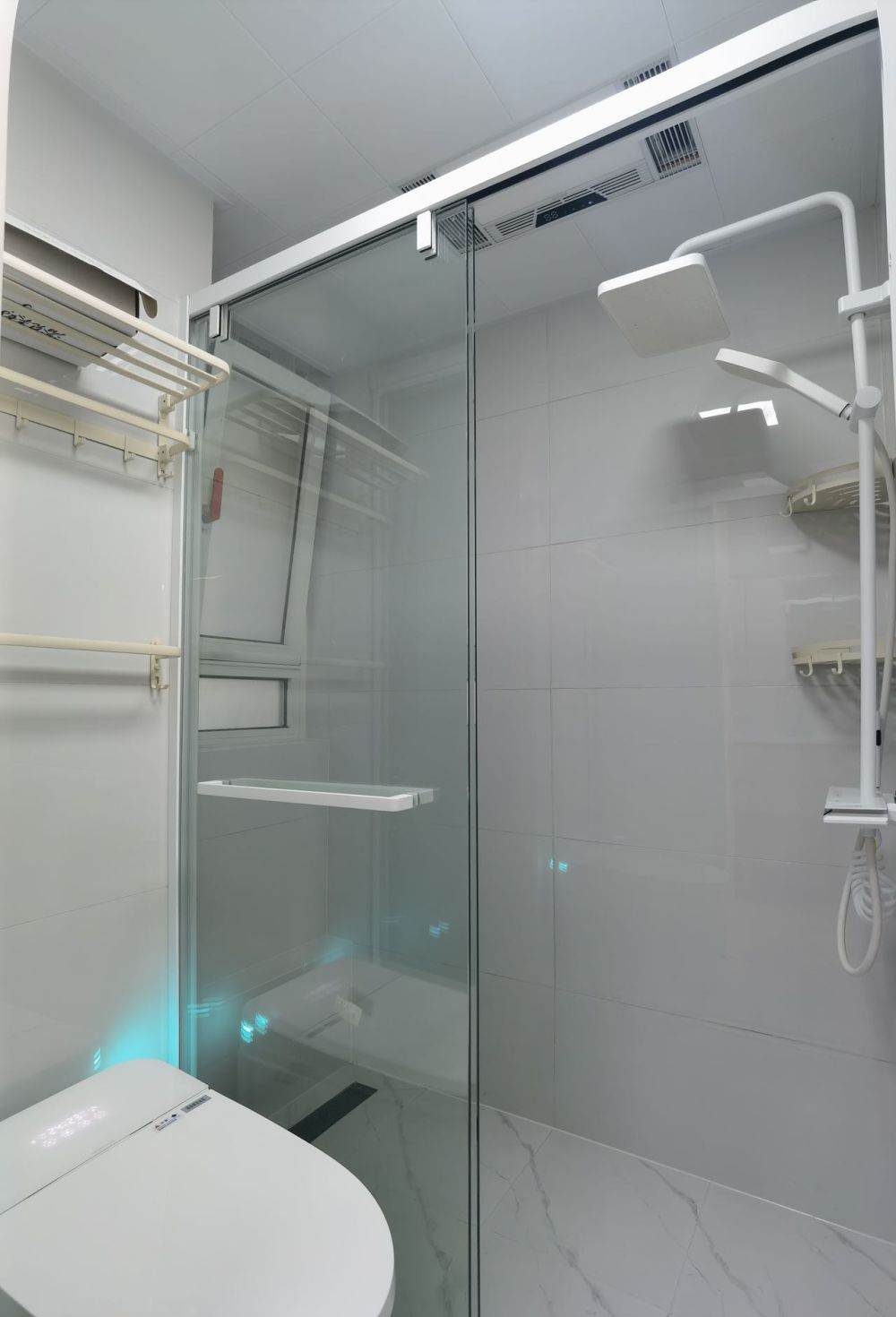 Housing image — Bathroom