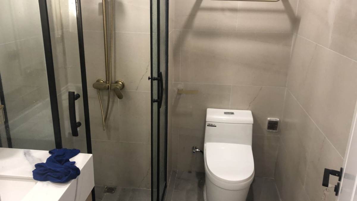 Housing image — Bathroom