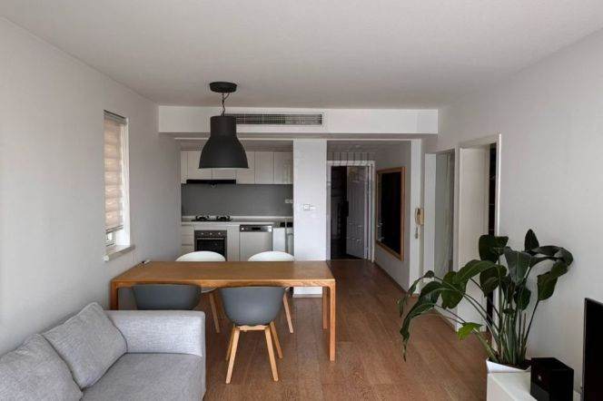 High-Floor 2BR Apartment at Joffre Garden (L1/L10/L12)