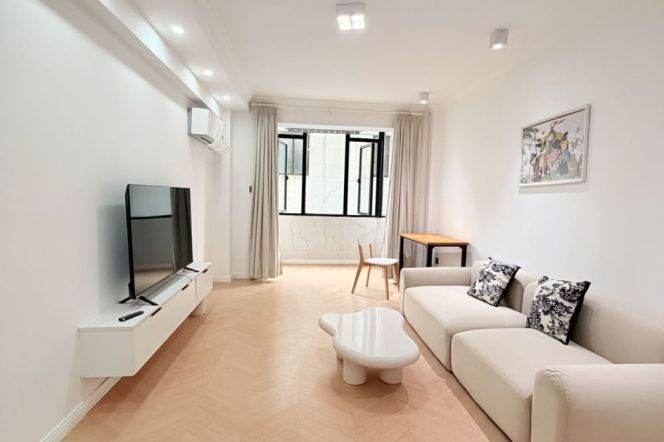 1BR Apartment in Jing'an (L2/L11)