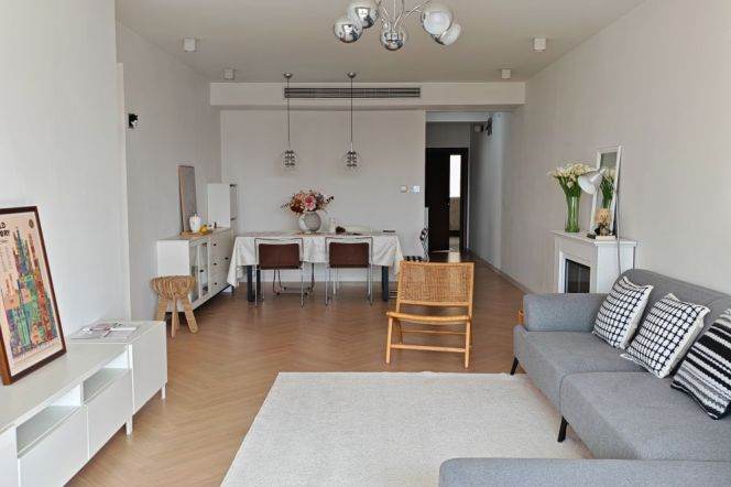 High-Floor 3BR Apartment at Sanhe Garden