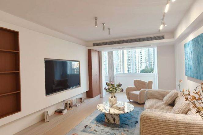 2BR Apartment in Jing'an (L7)