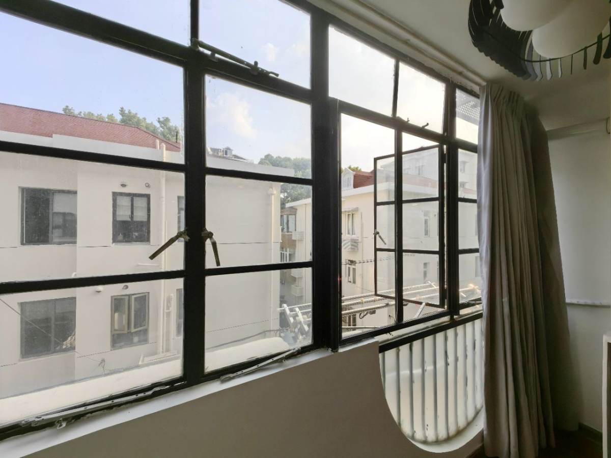 Housing image — Living Room
