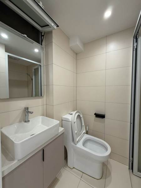 Housing image — Bathroom